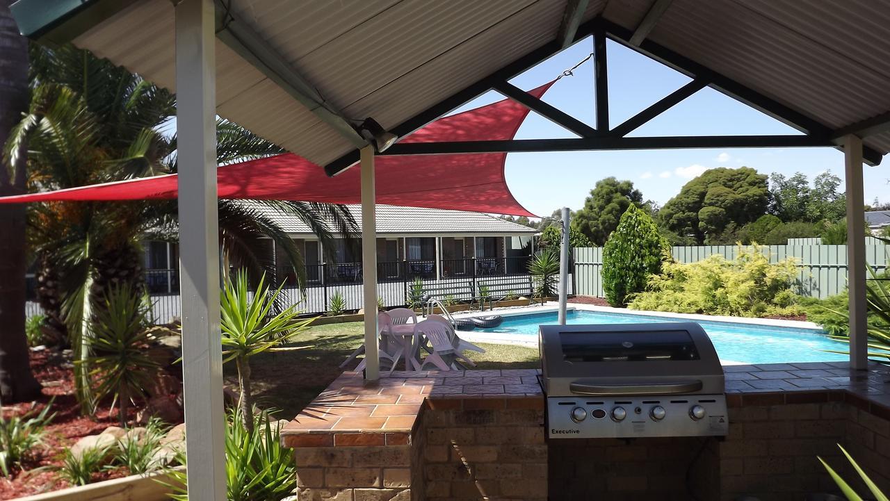 Culcairn Motor Inn Экстерьер фото