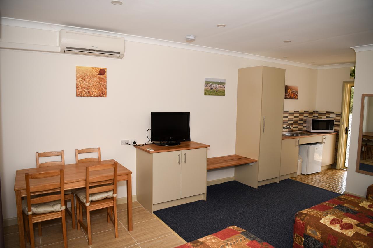 Culcairn Motor Inn Экстерьер фото
