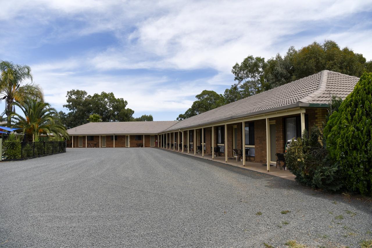 Culcairn Motor Inn Экстерьер фото